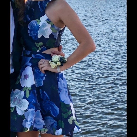 Cocktail Dress size 1 - Picture 2 of 7